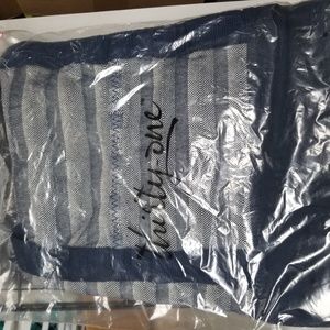 Thirty-one Retro metro weekender